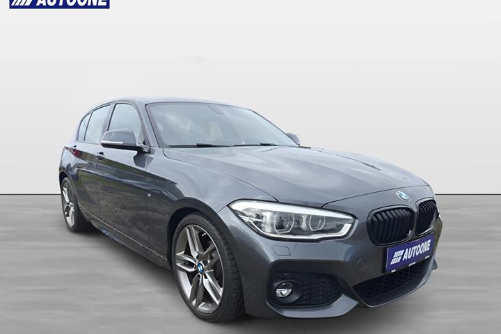 Grå BMW 118d fra 2019