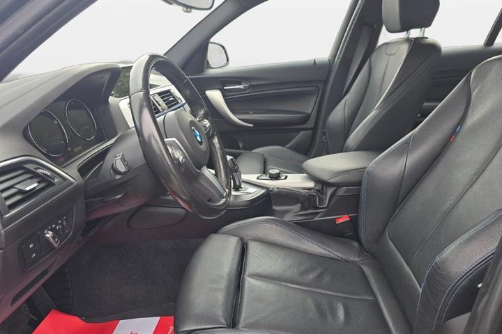 Grå BMW 118d fra 2019