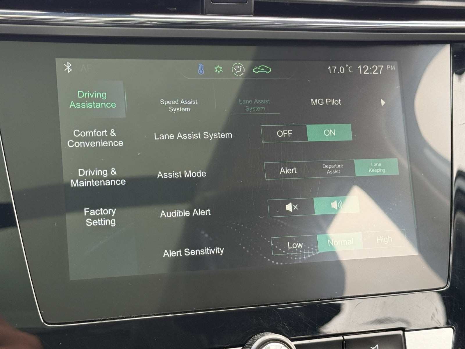 Blå MG ZS fra 2020