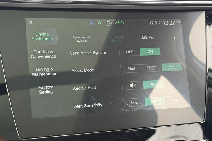 Blå MG ZS fra 2020