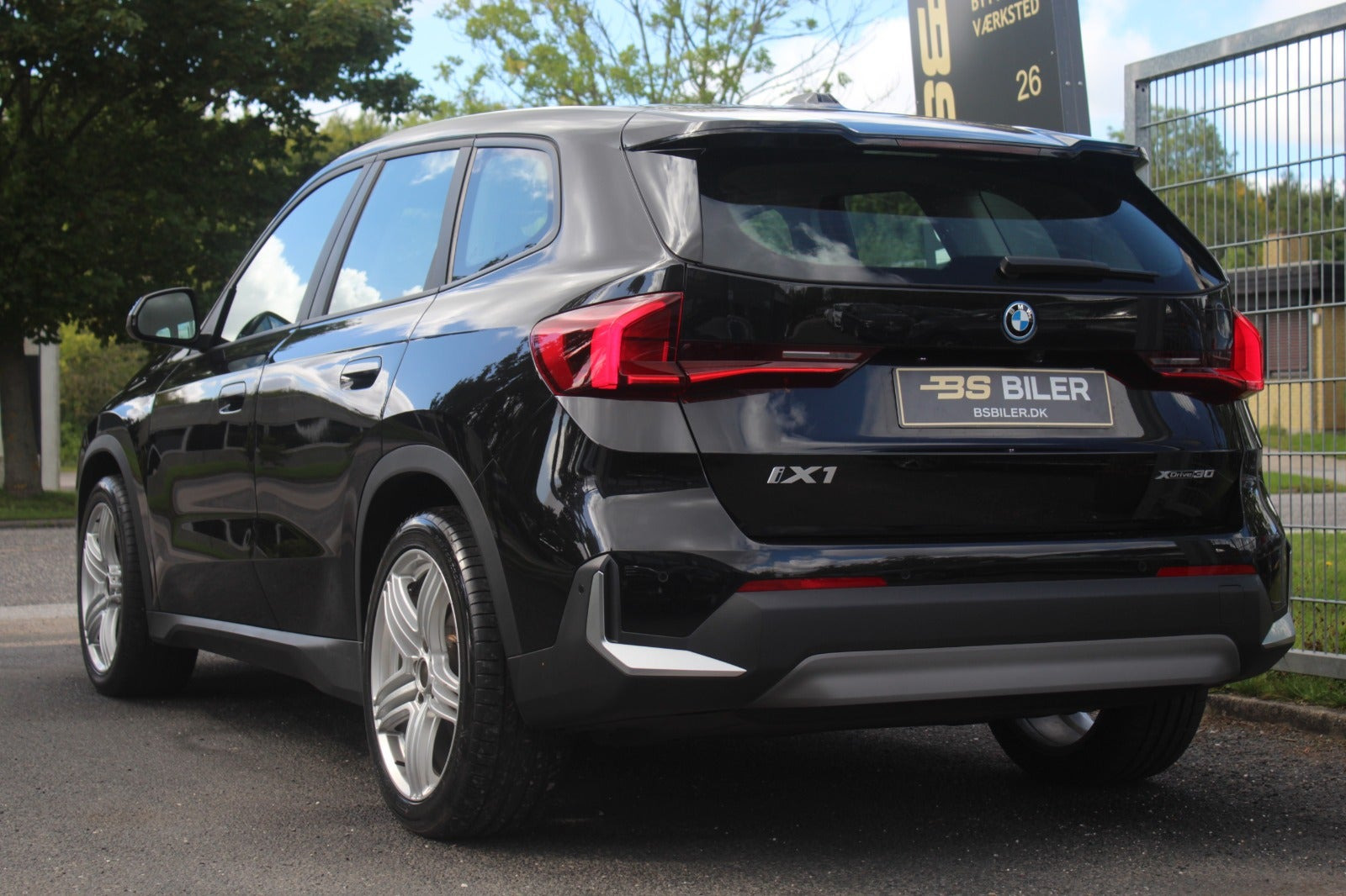 Sort BMW iX1 fra 2023