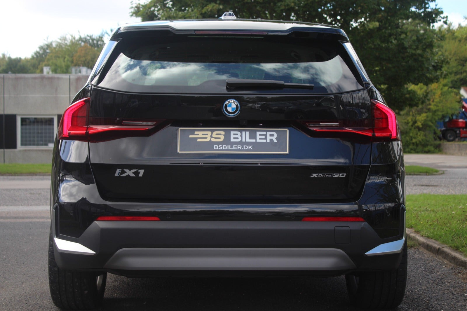 Sort BMW iX1 fra 2023