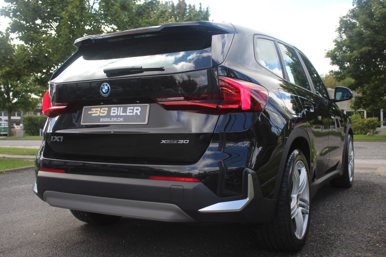 Sort BMW iX1 fra 2023