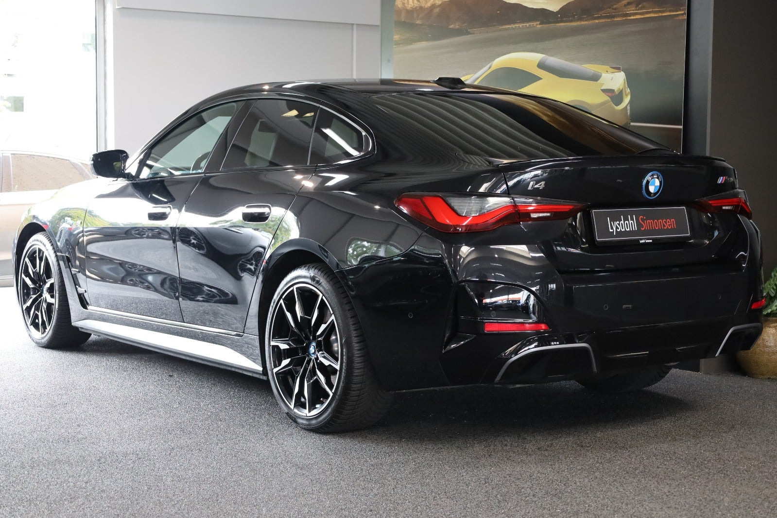Sort BMW i4 fra 2022