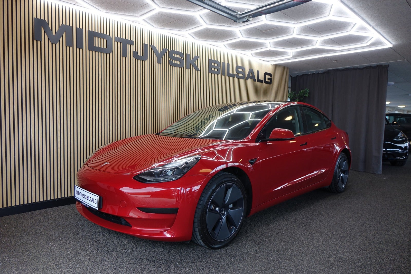 Tesla Model 3 RWD
