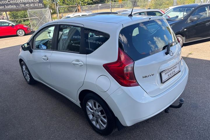 Hvid Nissan Note fra 2015
