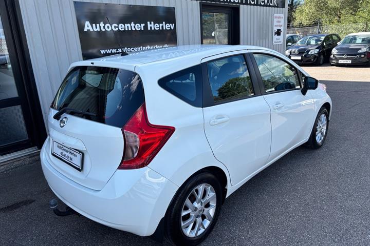 Hvid Nissan Note fra 2015