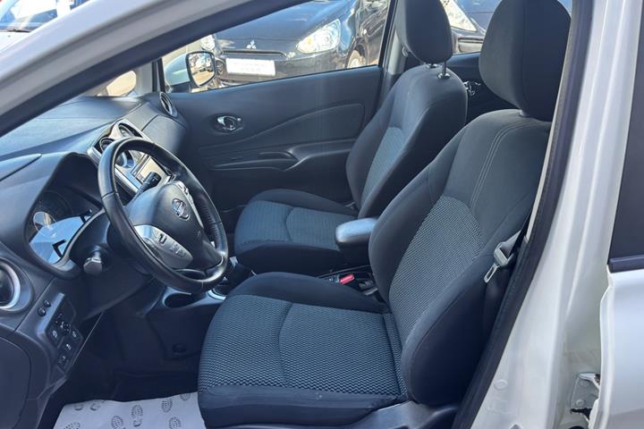 Hvid Nissan Note fra 2015