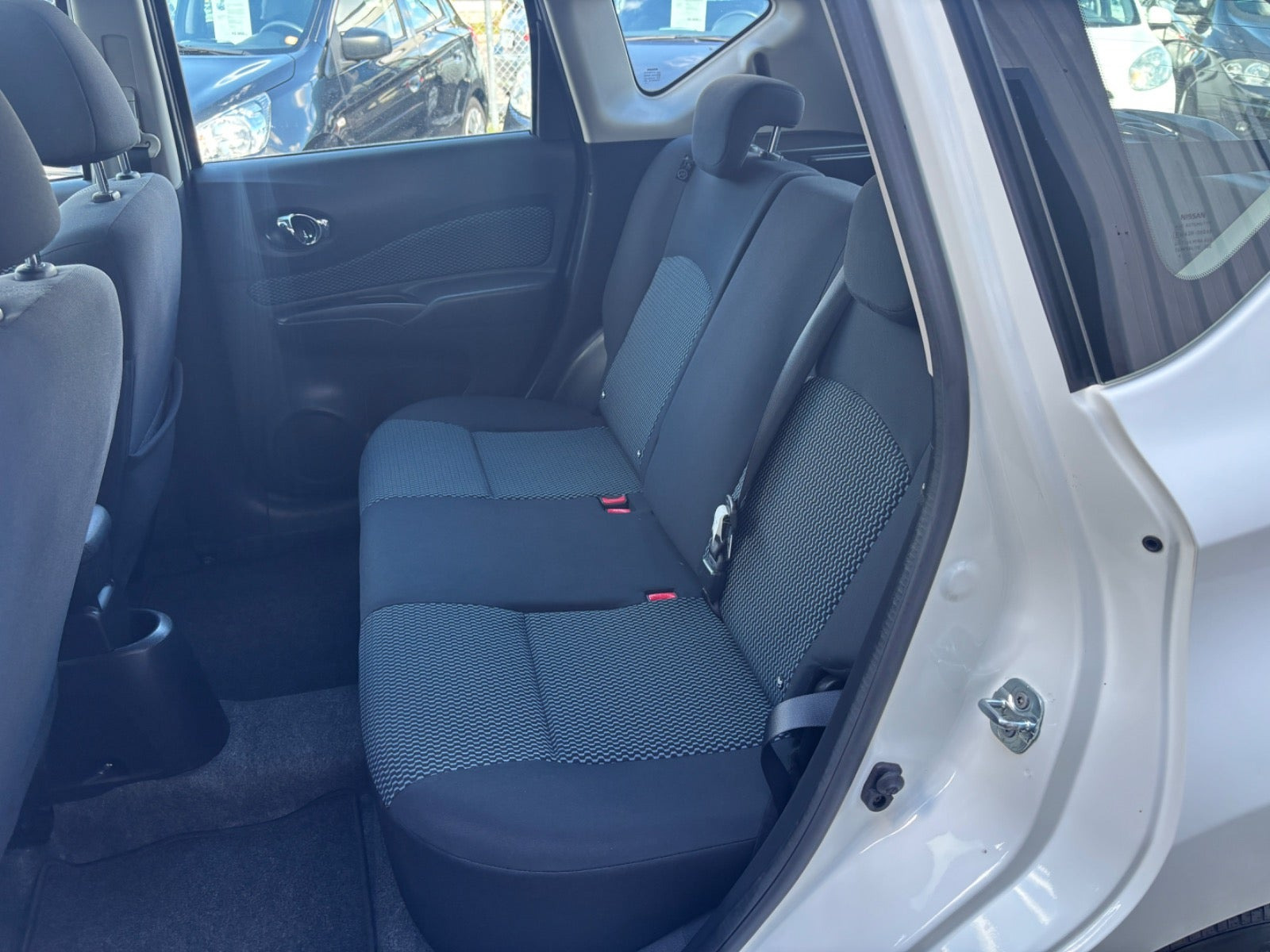 Hvid Nissan Note fra 2015