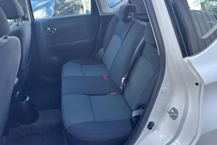 Hvid Nissan Note fra 2015
