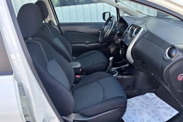 Hvid Nissan Note fra 2015
