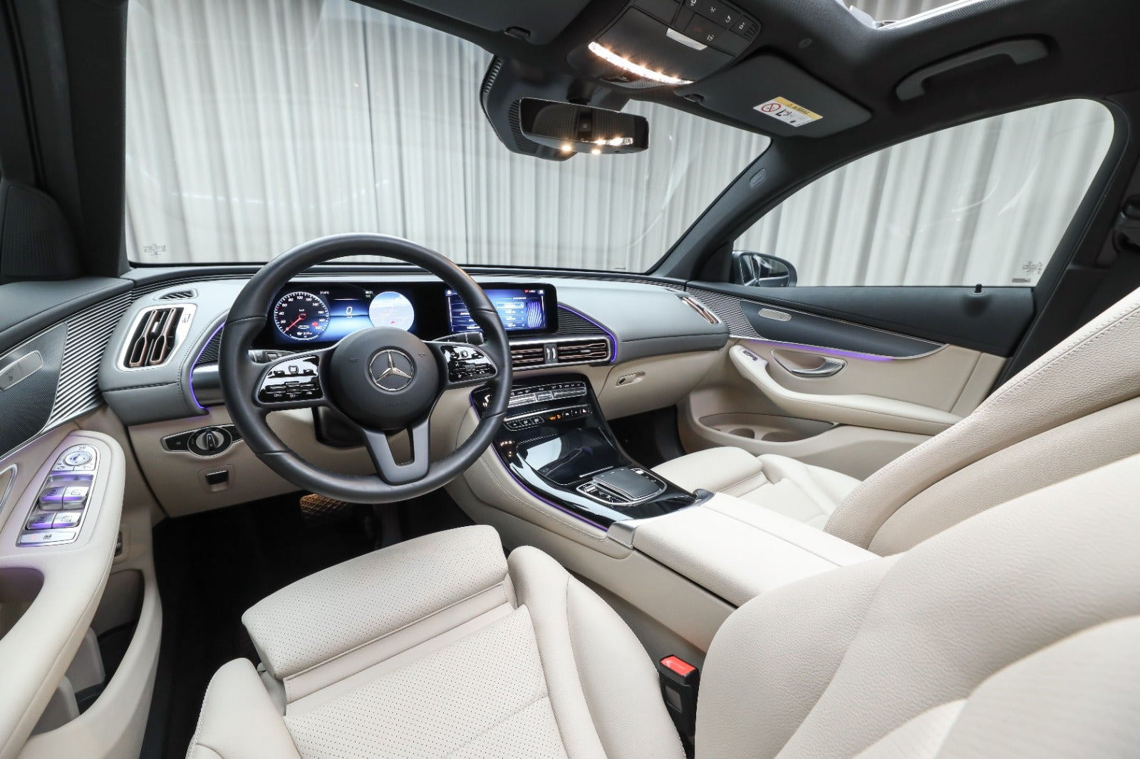 Grå Mercedes EQC400 fra 2021