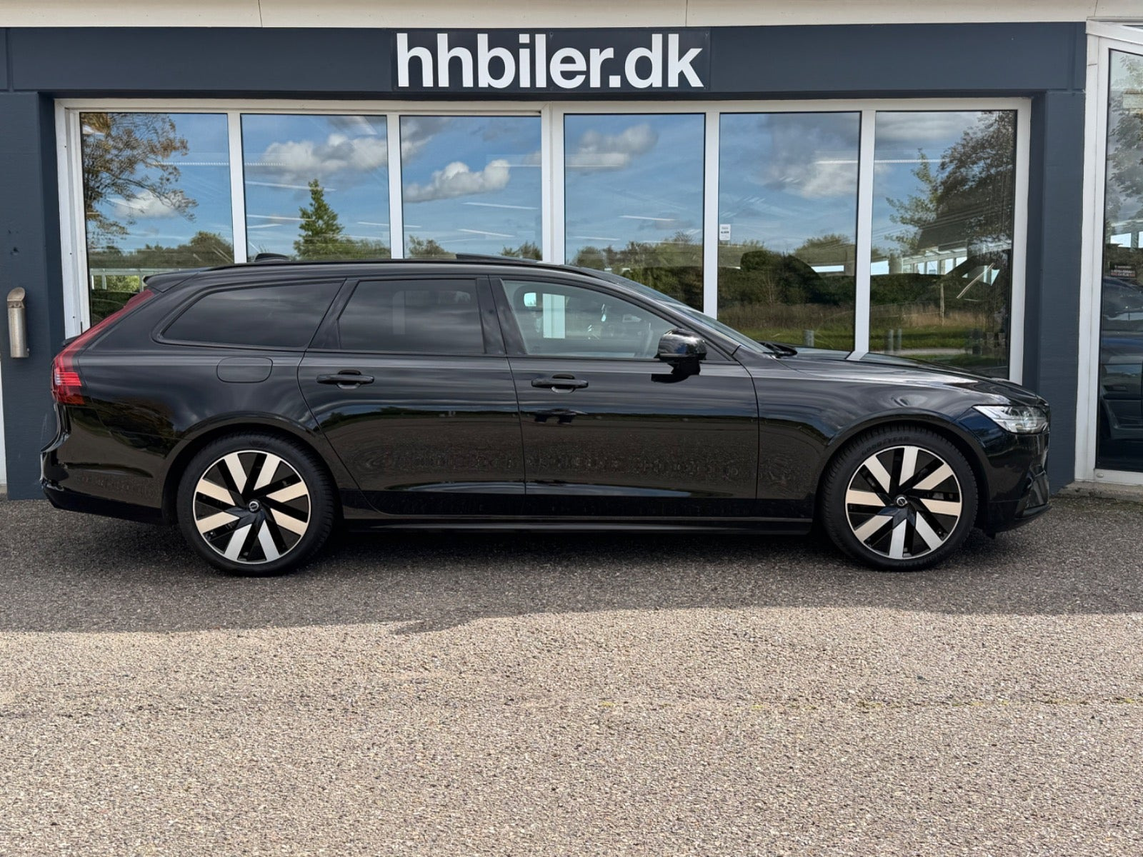 Sort Volvo V90 fra 2023