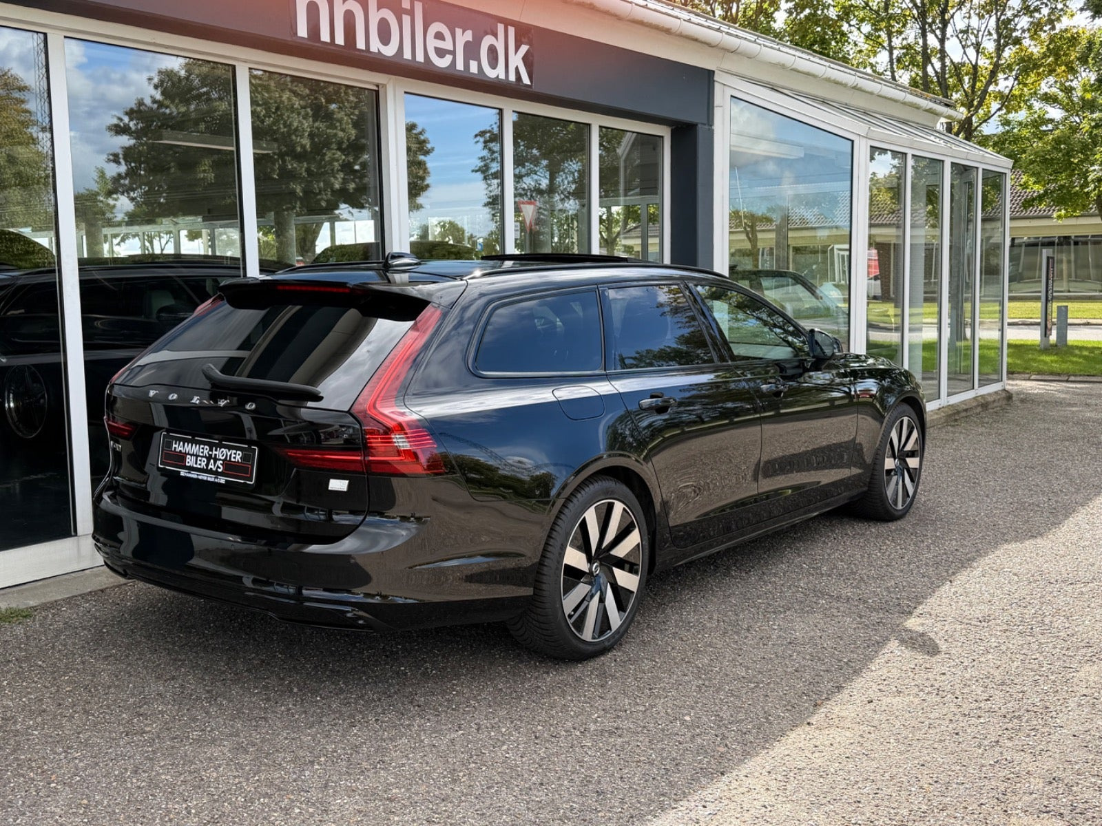 Sort Volvo V90 fra 2023