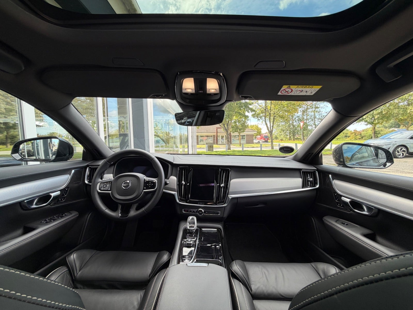 Sort Volvo V90 fra 2023
