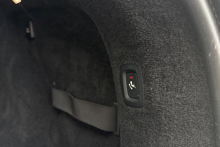 Sort Volvo V90 fra 2023