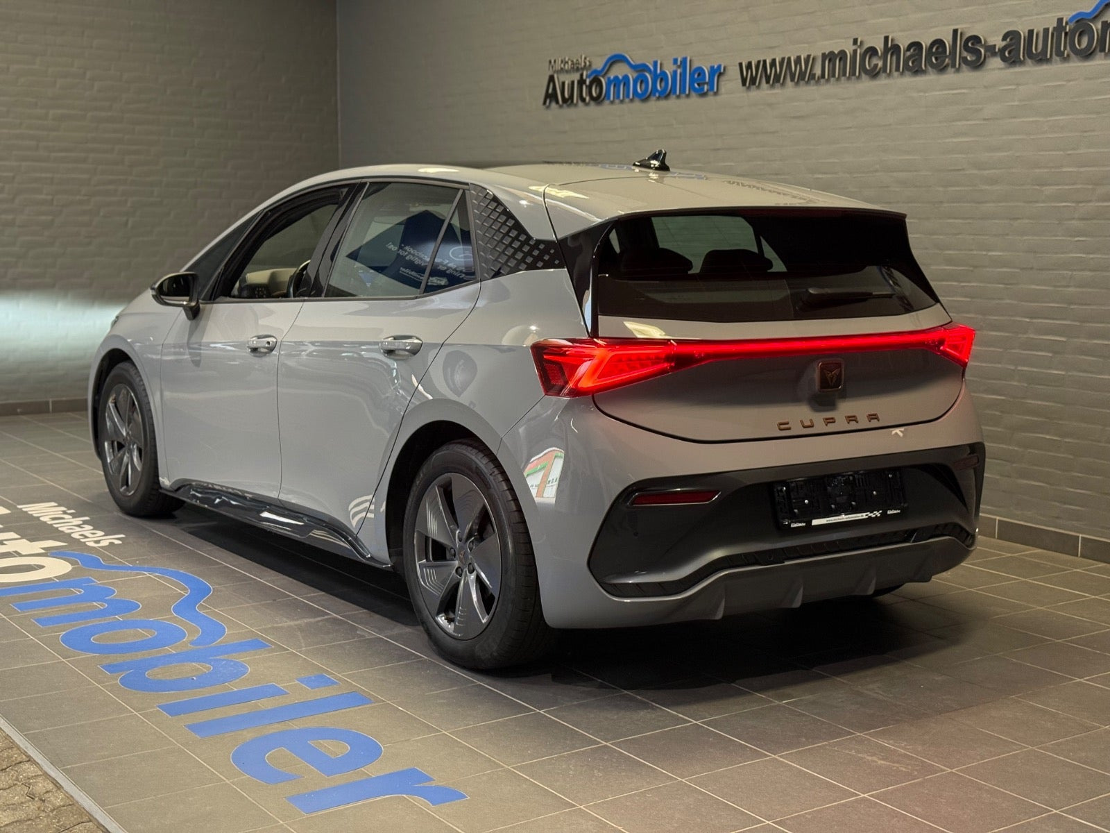 Grå Cupra Born fra 2024
