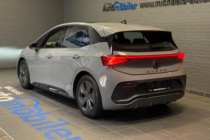 Grå Cupra Born fra 2024