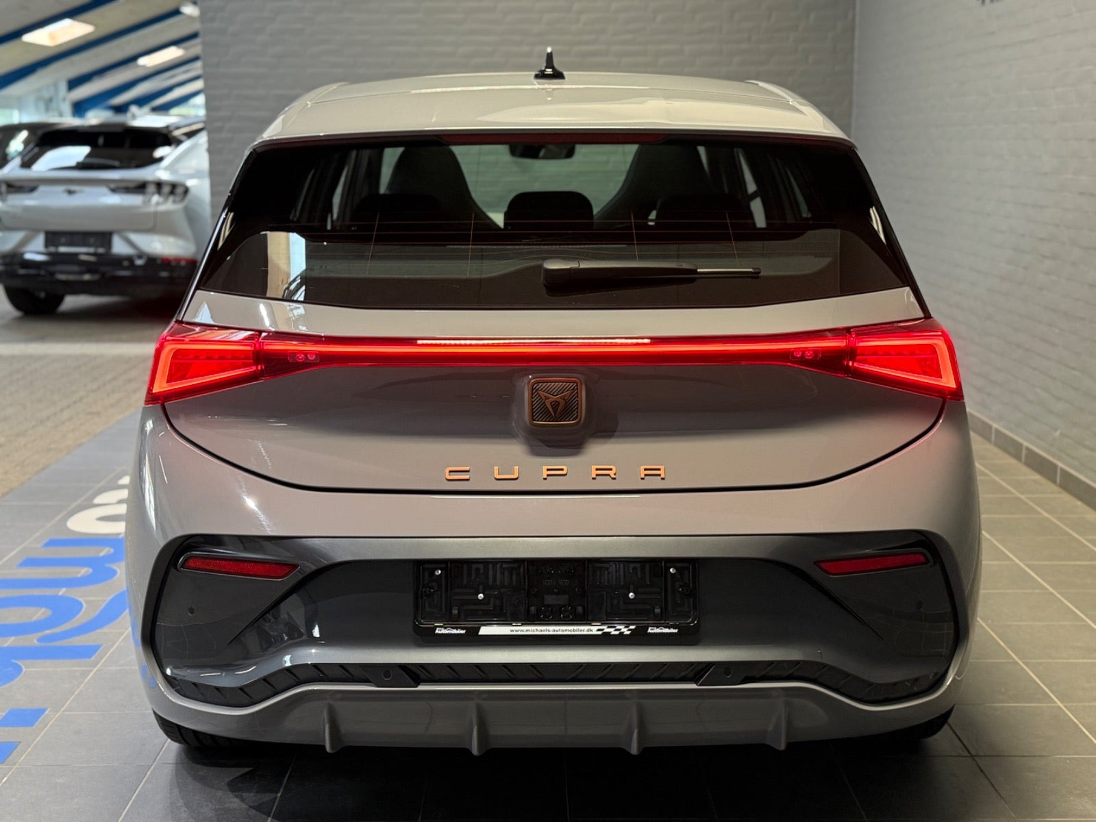 Grå Cupra Born fra 2024