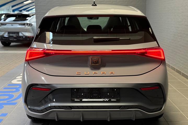 Grå Cupra Born fra 2024