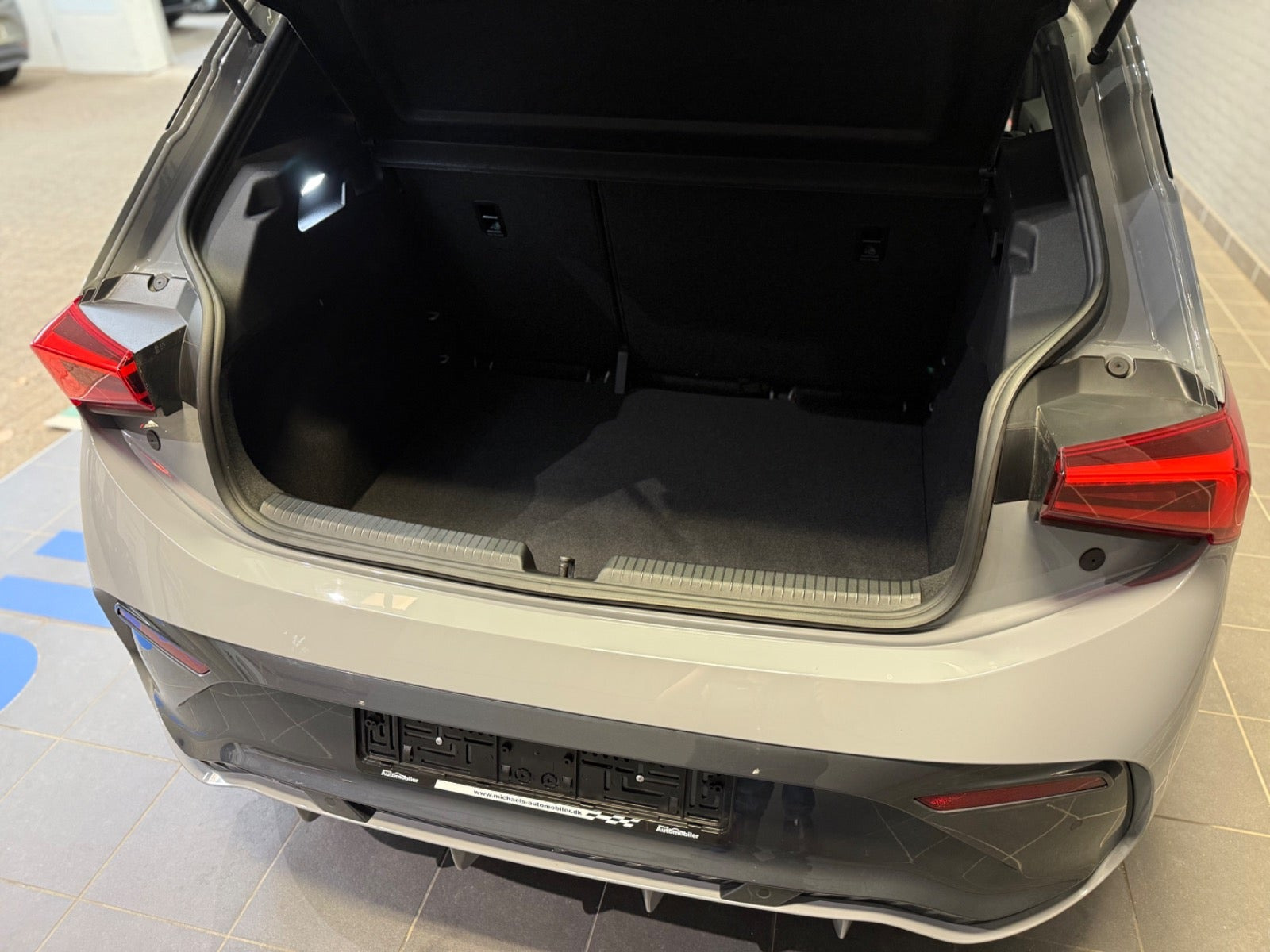 Grå Cupra Born fra 2024