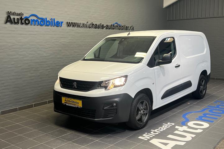 Hvid Peugeot Partner fra 2021
