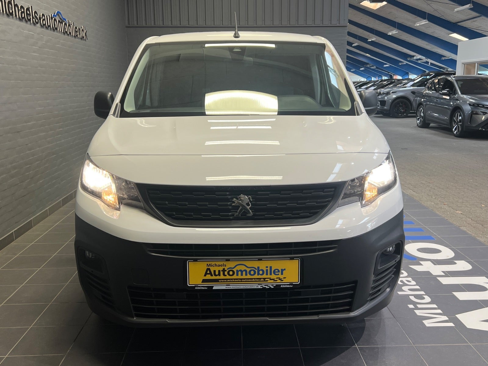 Hvid Peugeot Partner fra 2021