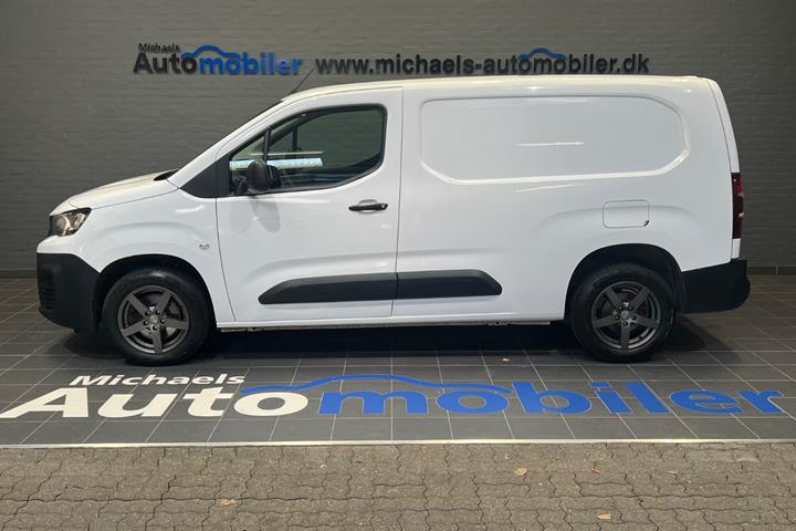 Hvid Peugeot Partner fra 2021