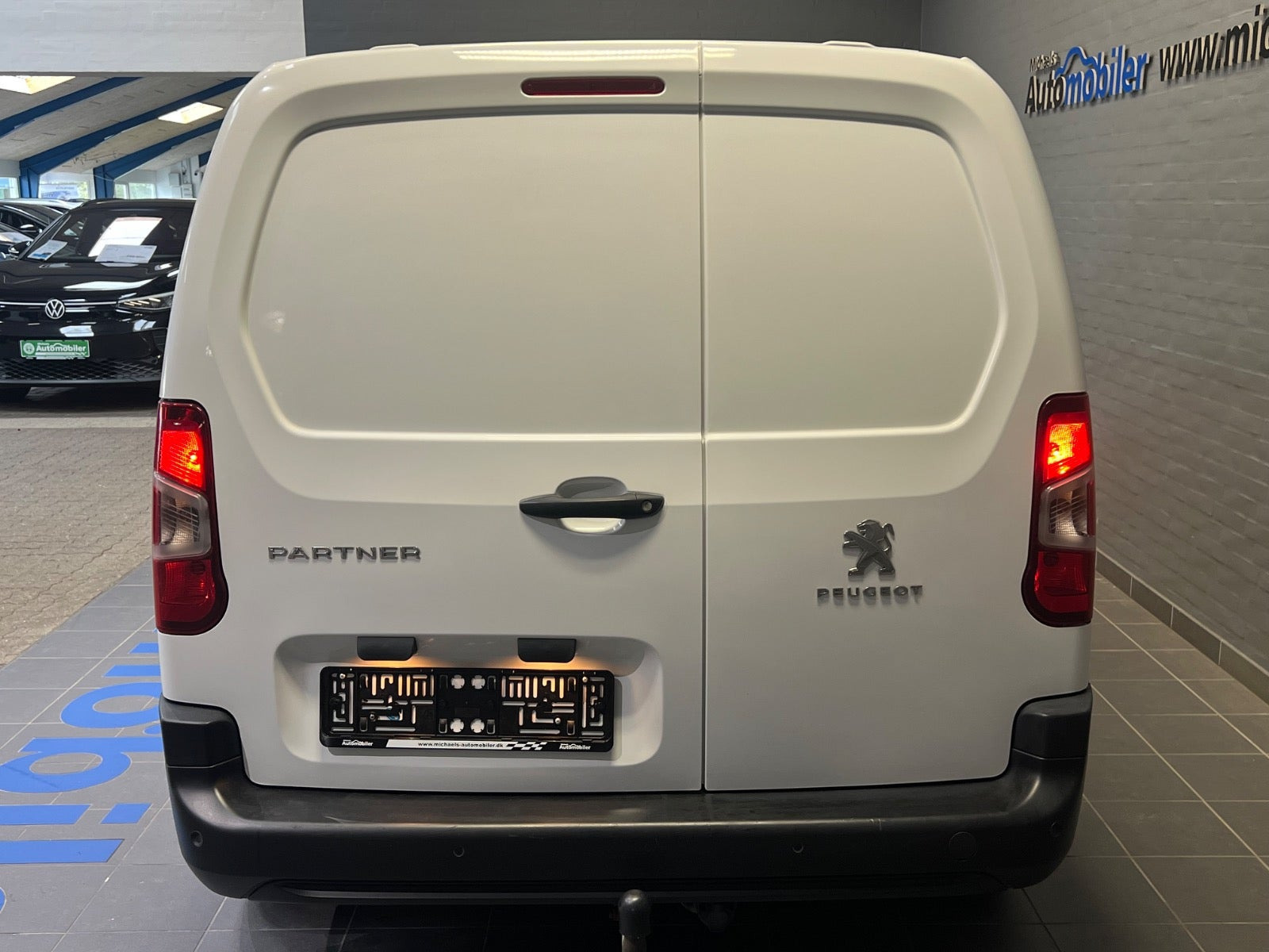 Hvid Peugeot Partner fra 2021