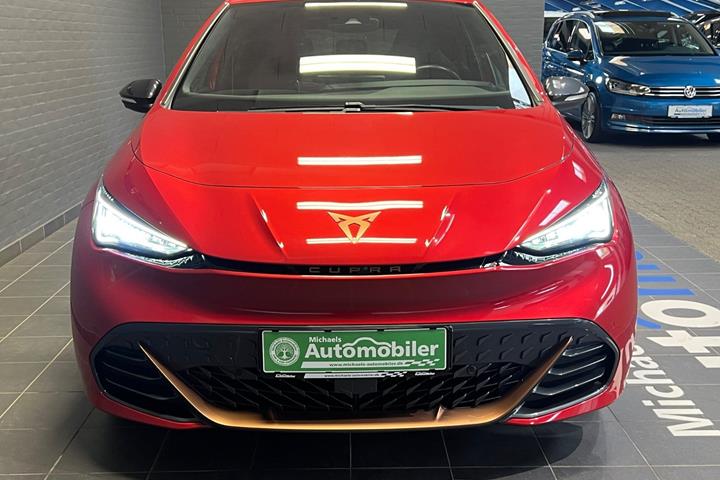 Rød Cupra Born fra 2023