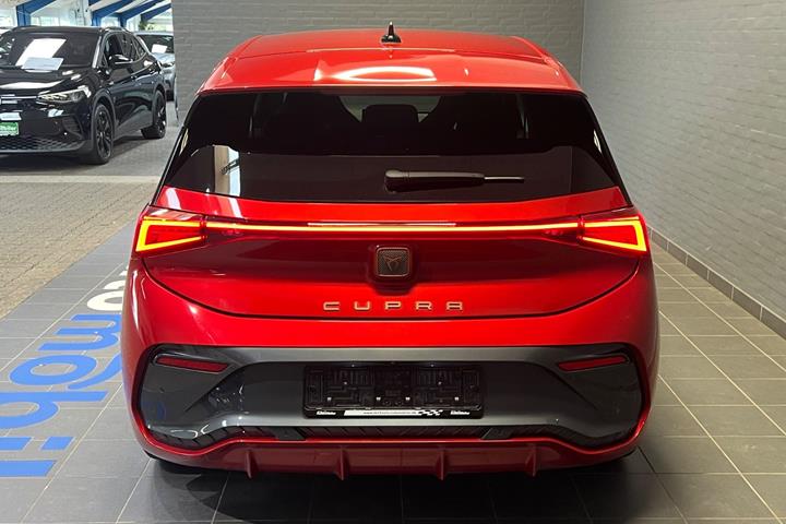 Rød Cupra Born fra 2023
