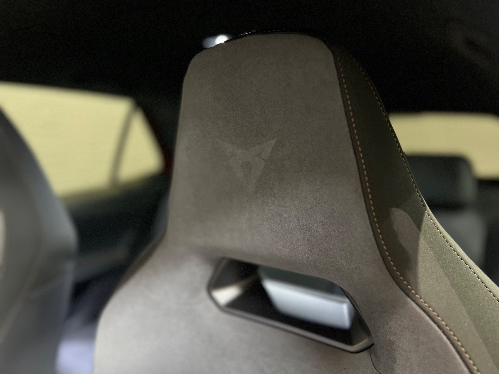 Rød Cupra Born fra 2023