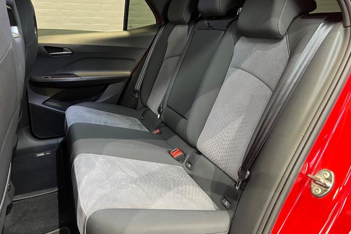Rød Cupra Born fra 2023