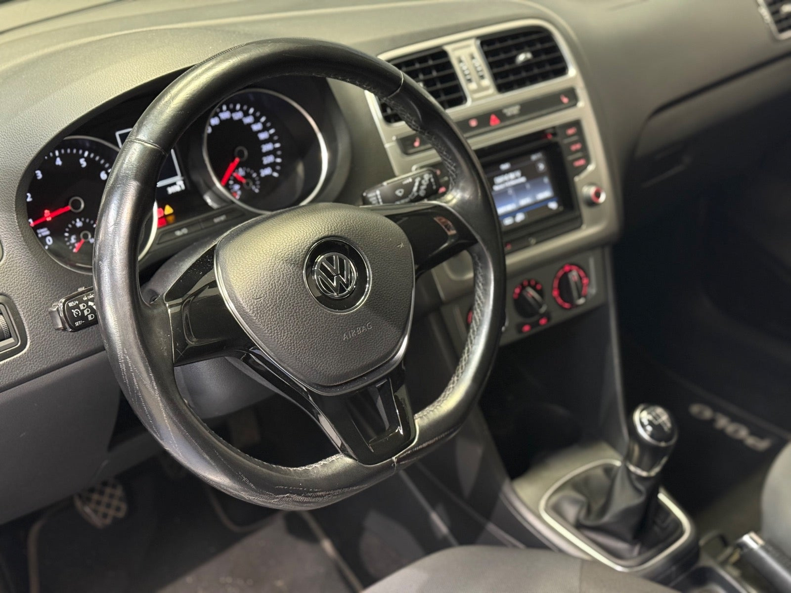 Sølv VW Polo fra 2017
