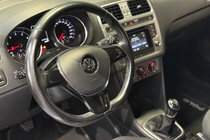 Sølv VW Polo fra 2017