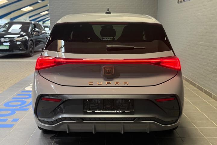 Grå Cupra Born fra 2024