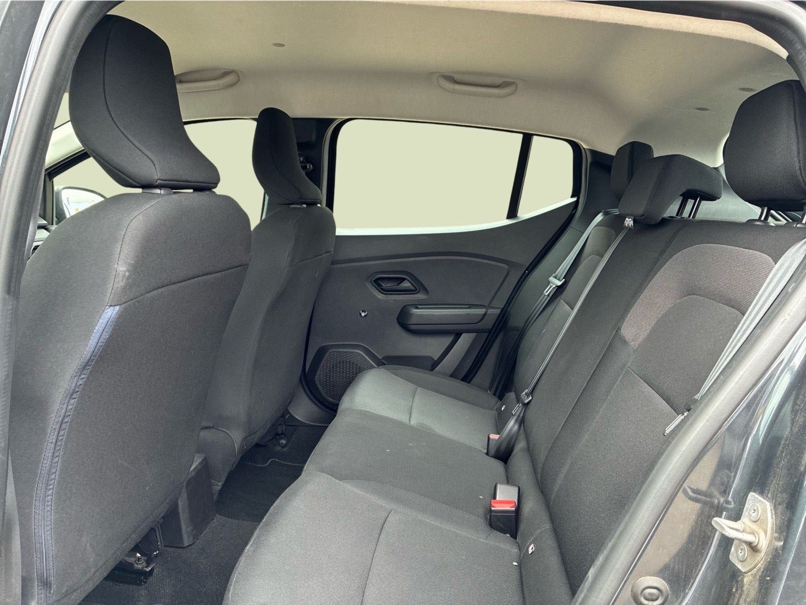 Grå Dacia Sandero fra 2021