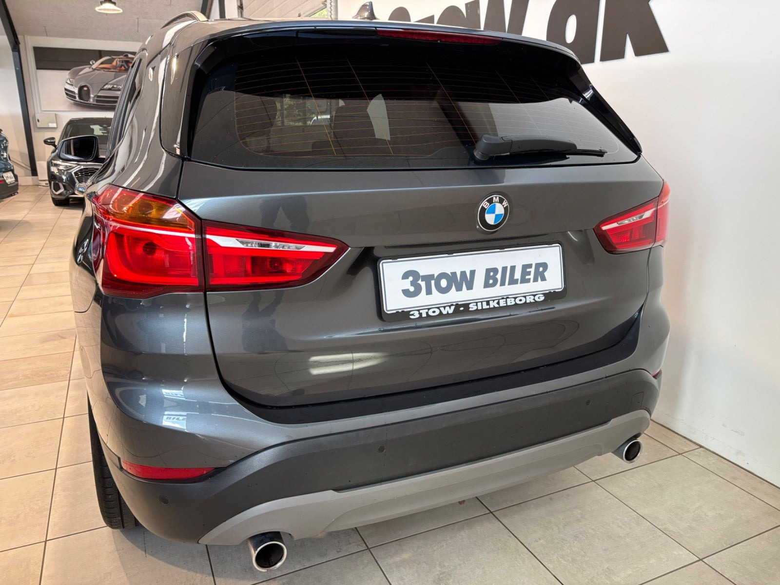 Grå BMW X1 fra 2018