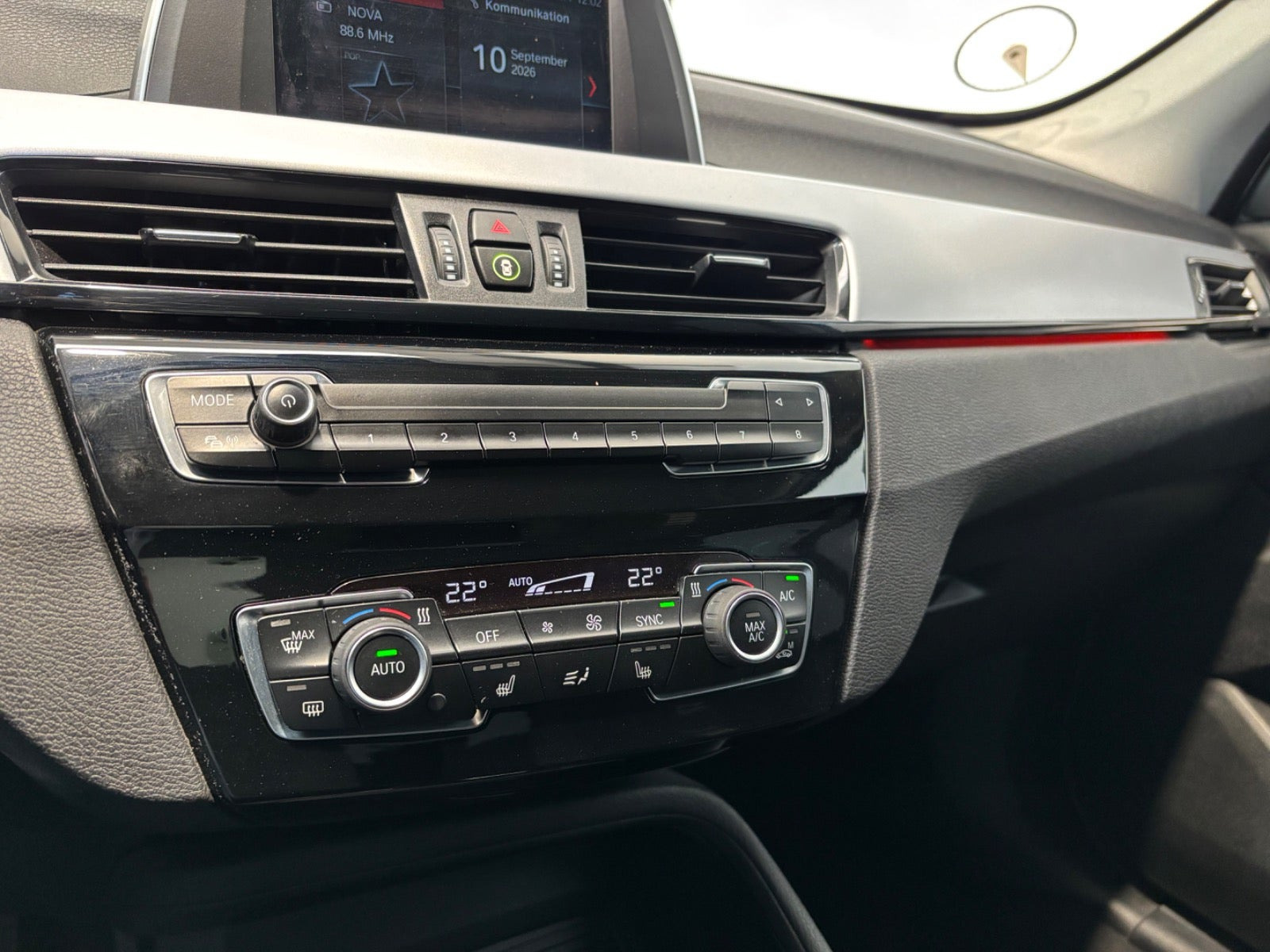 Grå BMW X1 fra 2018