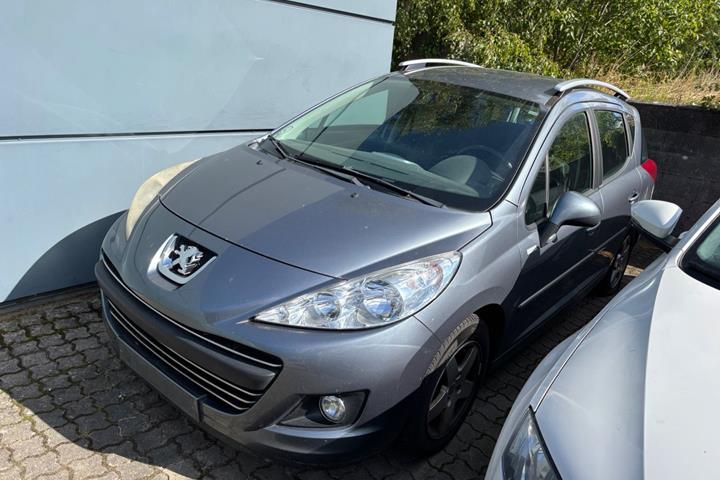 Grå Peugeot 207 fra 2010