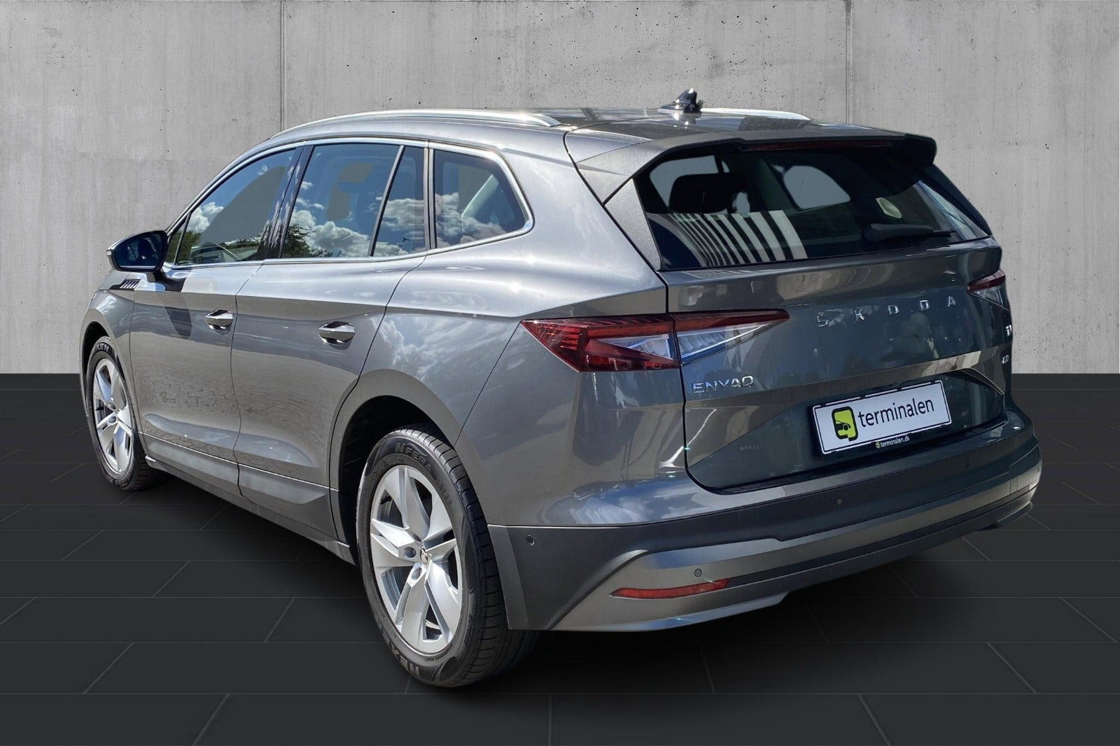 Grå Skoda Enyaq fra 2022