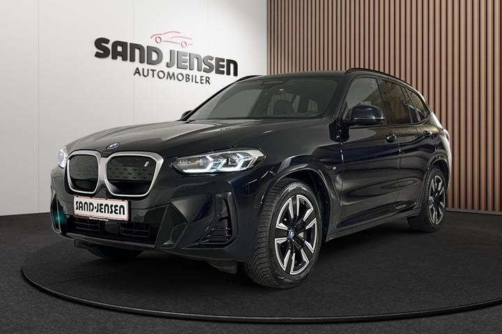 Sort BMW iX3 fra 2024