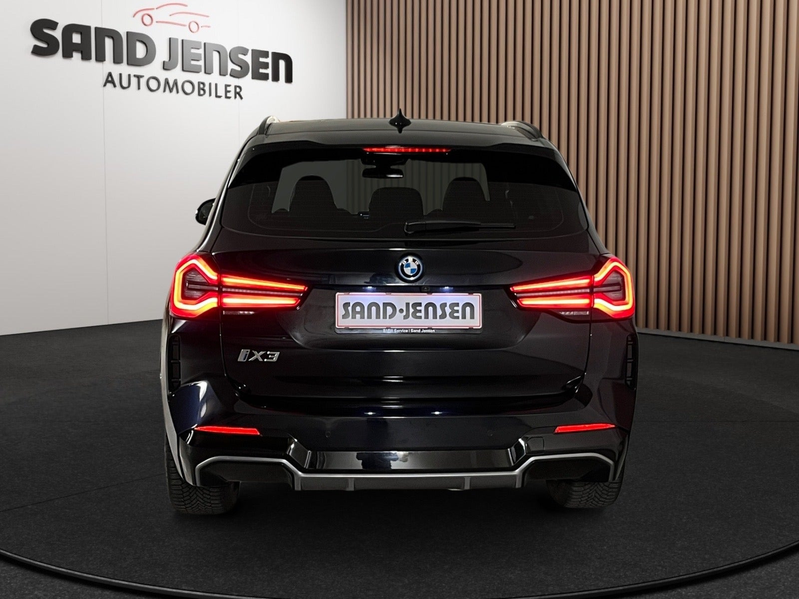 Sort BMW iX3 fra 2024