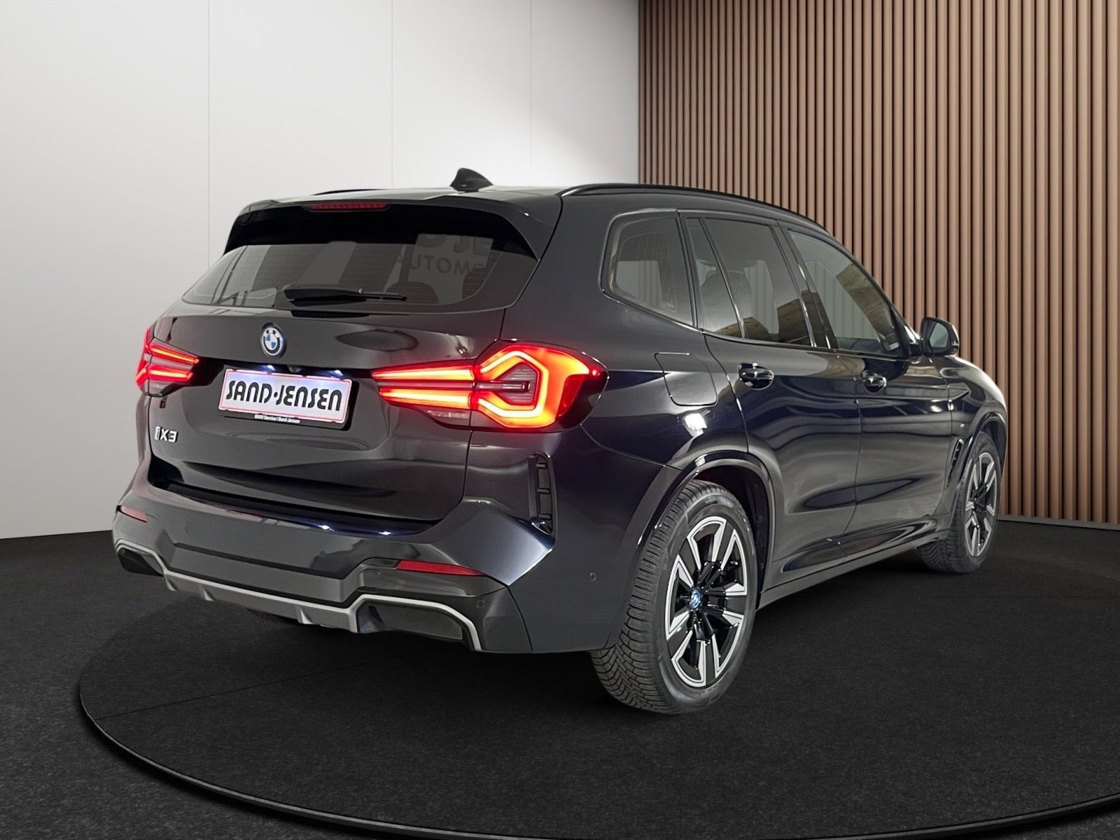 Sort BMW iX3 fra 2024