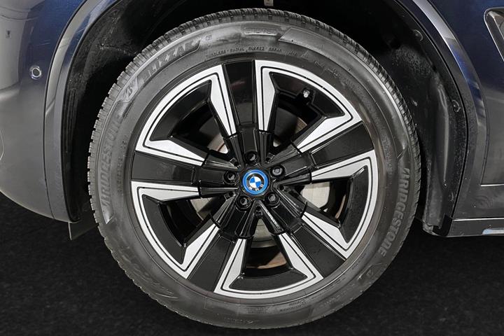Sort BMW iX3 fra 2024
