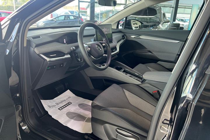 Sort Skoda Enyaq fra 2025