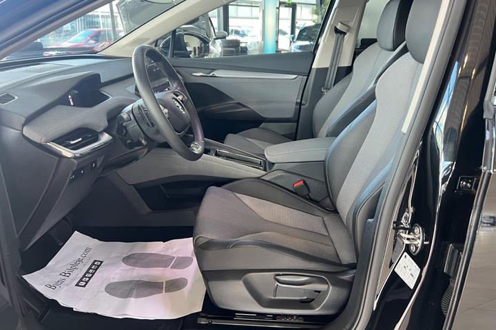 Sort Skoda Enyaq fra 2025