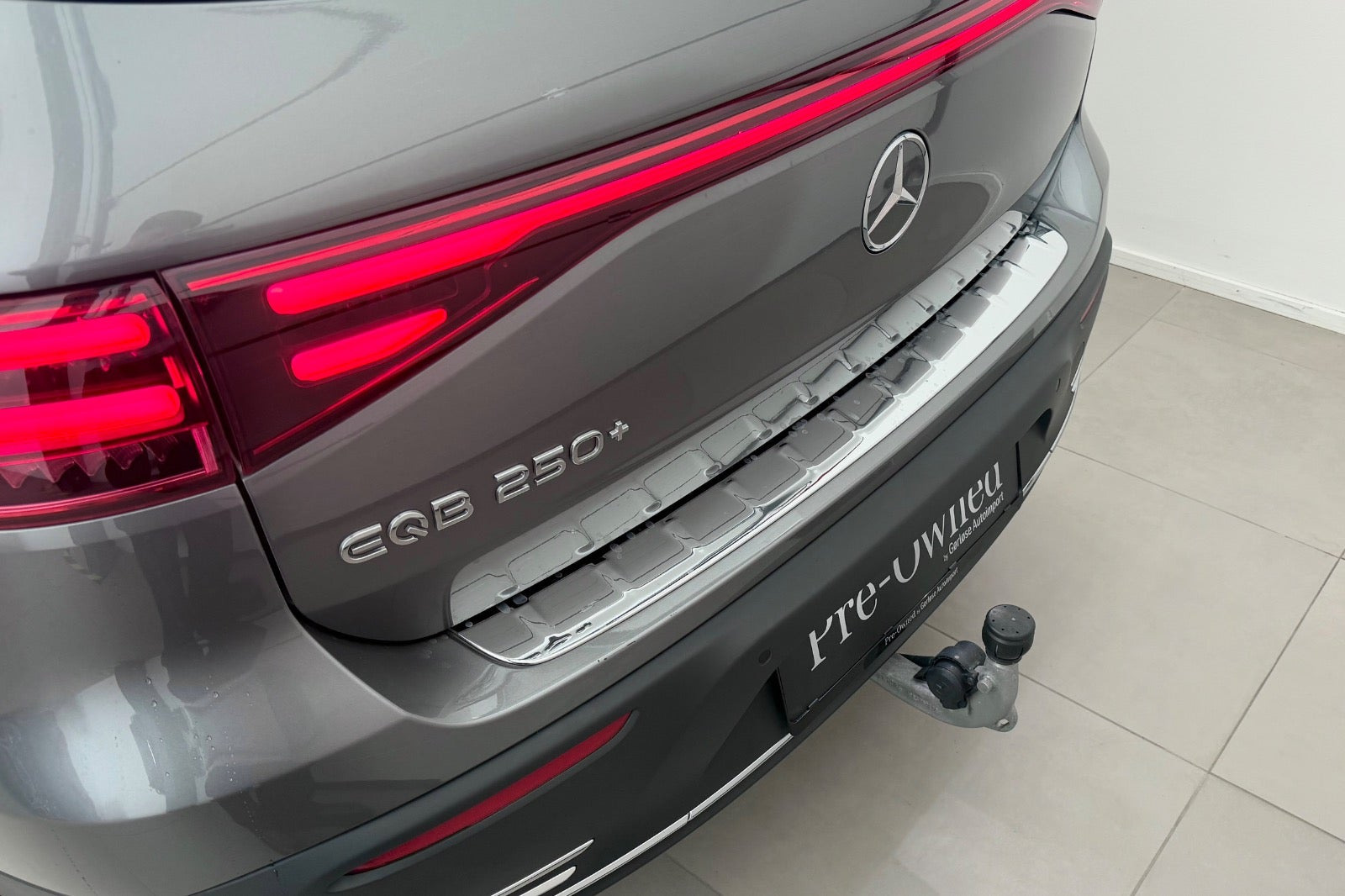 Grå Mercedes EQB250+ fra 2026