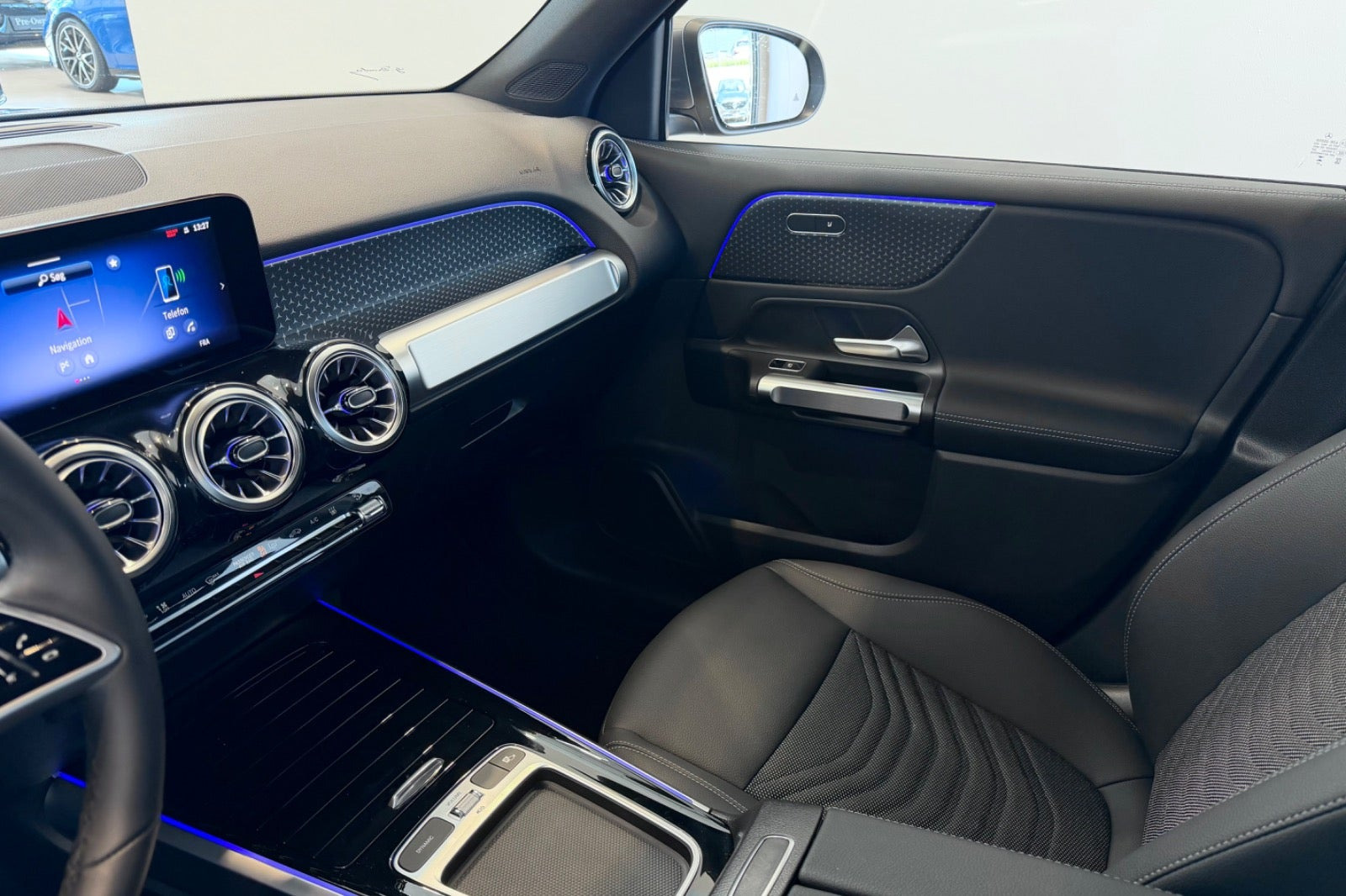 Grå Mercedes EQB250+ fra 2026
