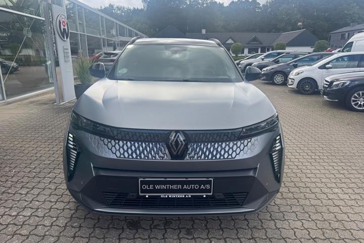 Grå Renault Scenic E-Tech fra 2024